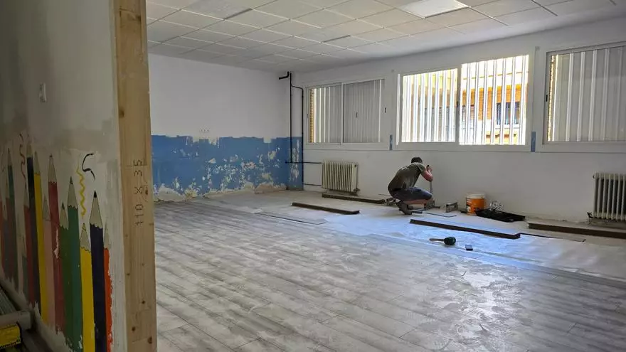 VÍDEO | Casi 40 colegios públicos de Sevilla culminarán las obras de mejora antes de la vuelta al cole