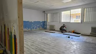Un verano sin alumnos y con albañiles: el Ayuntamiento reforma 61 colegios públicos de Sevilla