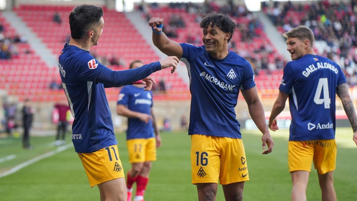 El Andorra celebra uno de sus goles ante la Cultural Leonesa