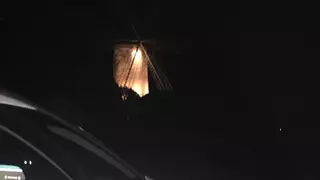 Un joven se atrinchera con una motosierra en su casa de Pollença, causa varios incendios y amenaza a su madre con matarla