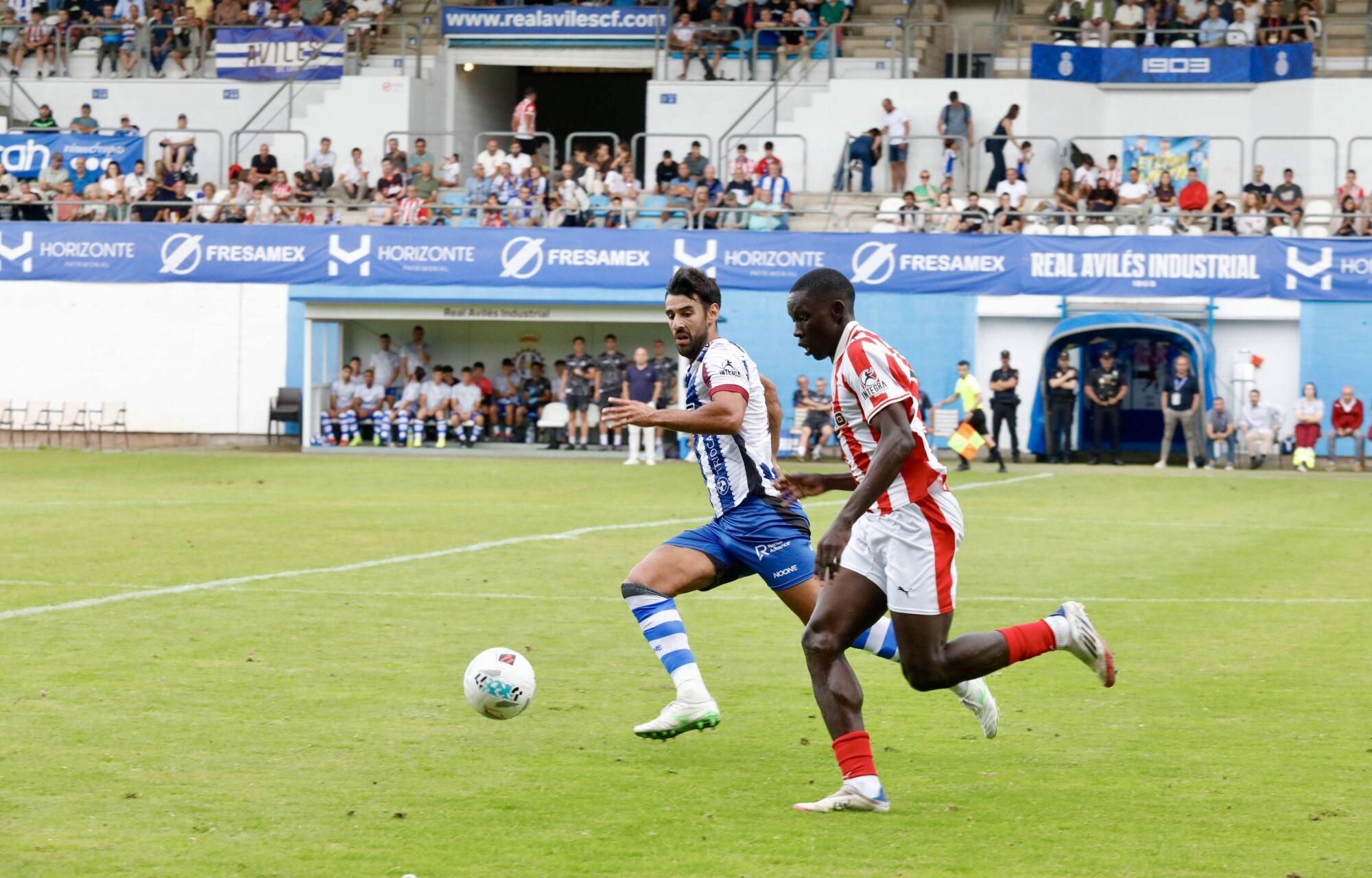 EN IMÁGENES: Partido amistoso entre Real Avilés y Real Sporting