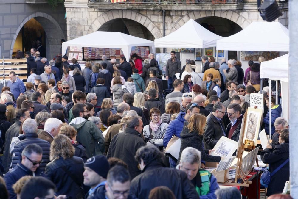 Milers de persones omplen el Barri Vell de Girona per Tots Sants - Fires de Girona 2018