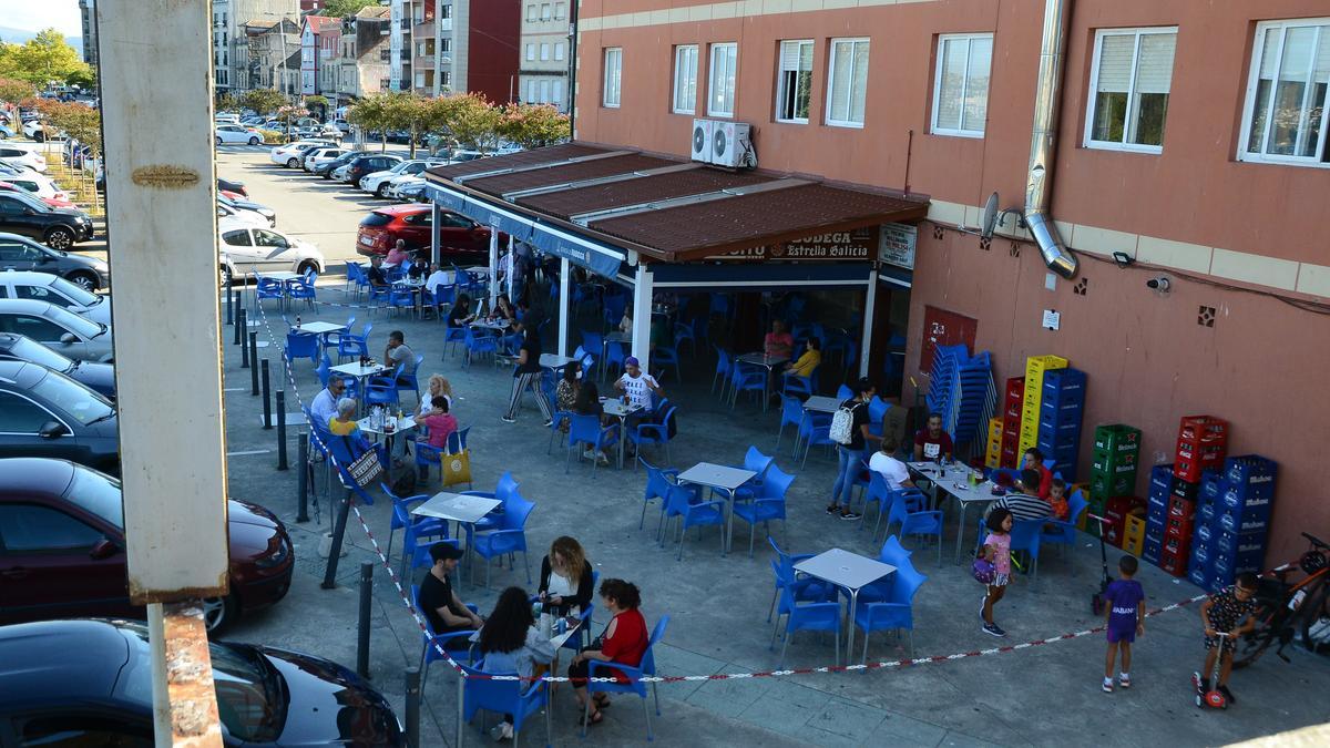 Una terraza de Moaña, antes de entrar en las restricciones