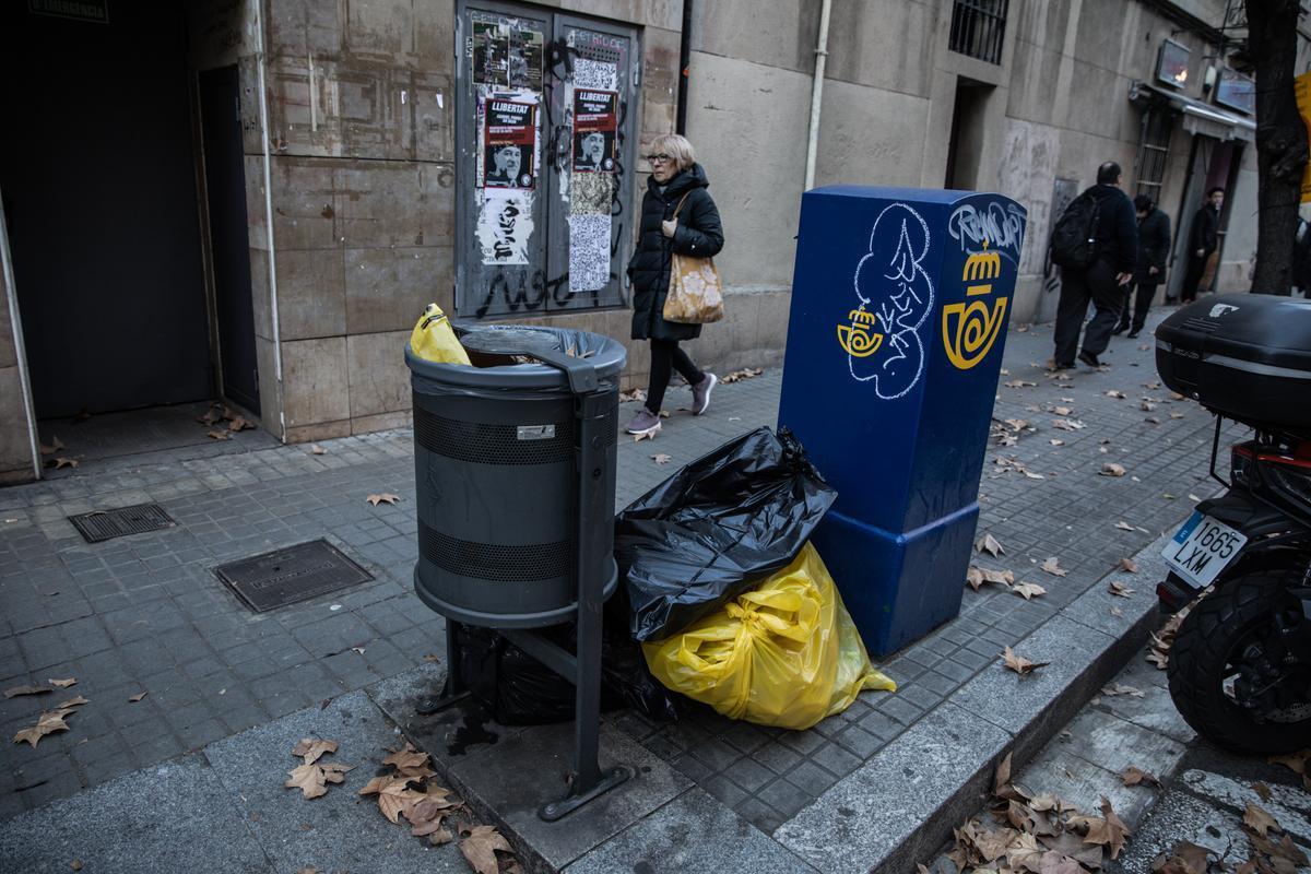 Errores del sistema puerta a puerta de recogida de basuras en Sant Andreu