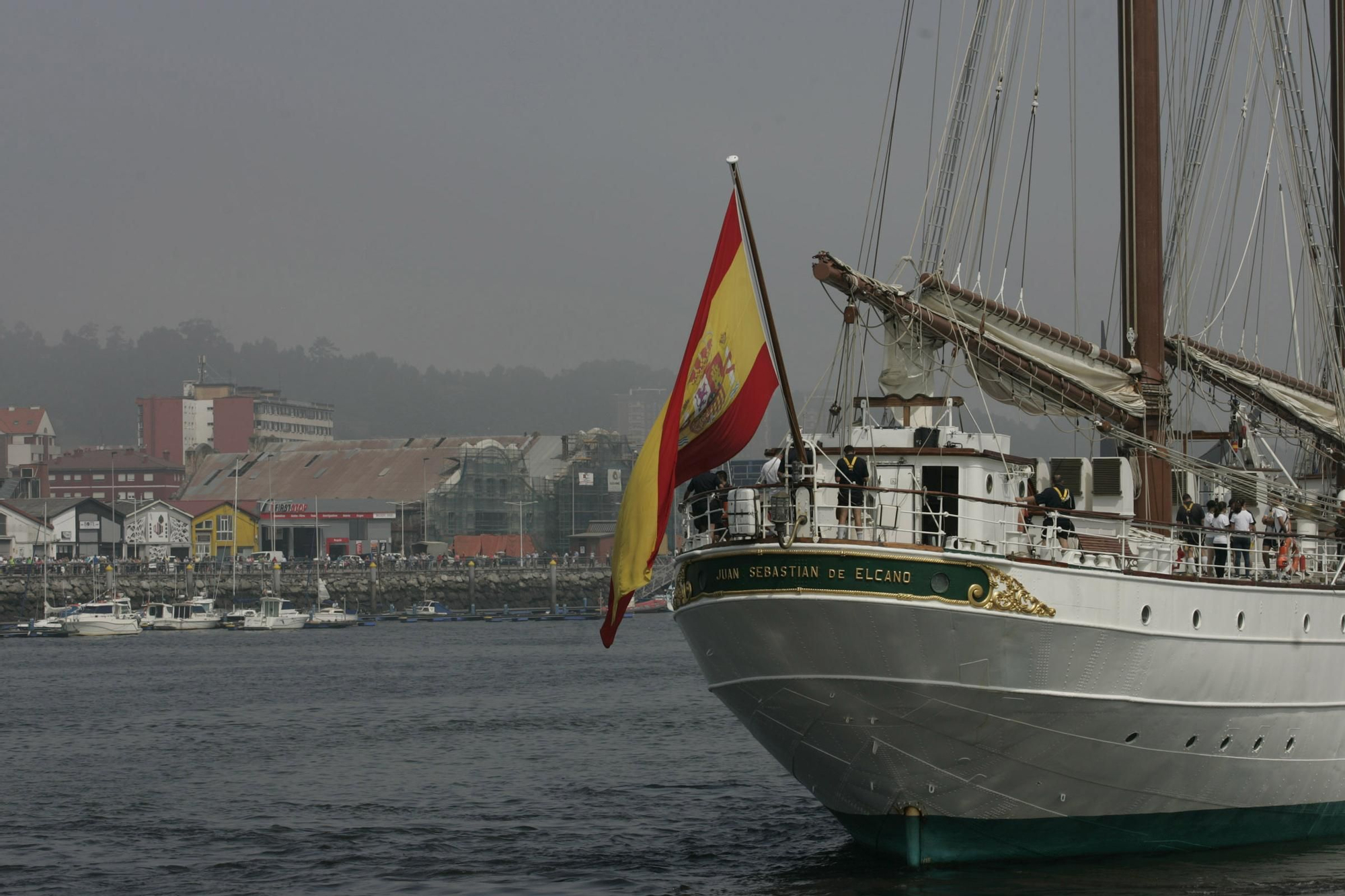 En imágenes: Así fue la última visita del Juan Sebastián Elcano a Asturias, en 2013 y a Avilés