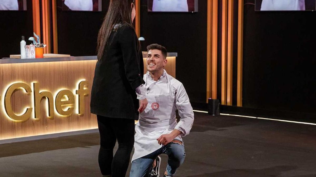 Imagen del momento de la pedida de mano en MasterChef.