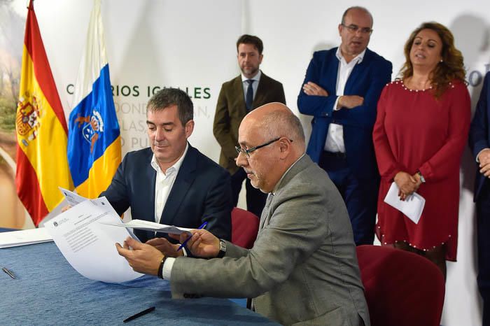 Firma del convenio del Plan de Infraestructuras ...