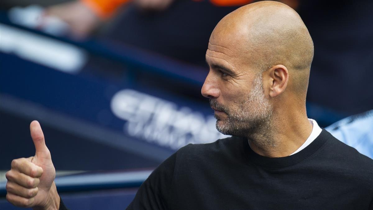 Guardiola, en el Etihad durante el duelo con el Huddersfield.