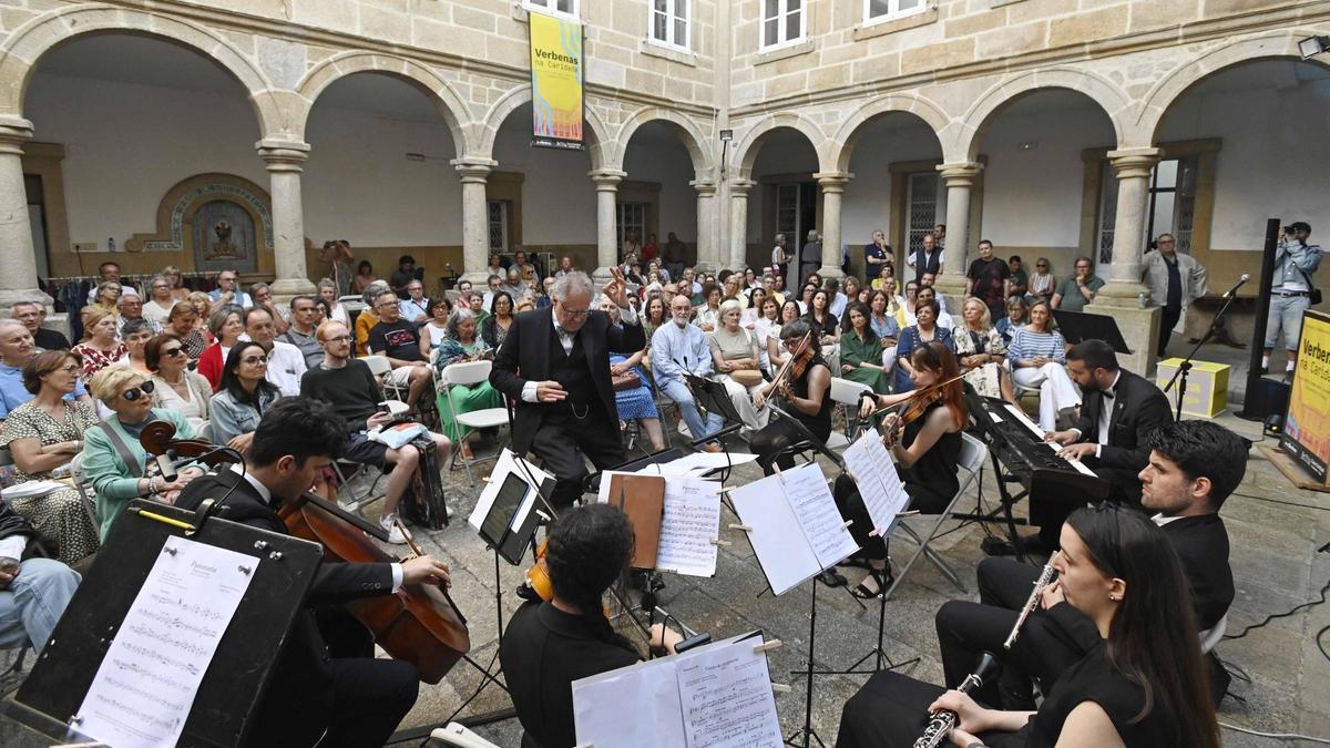 La Orquesta Clásica de Vigo, en una de las Verbenas na Caridade.