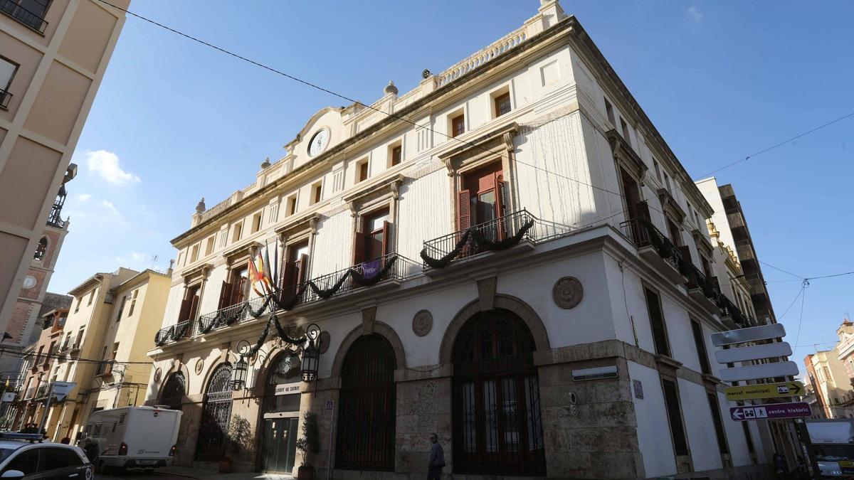 Fachada del Ayuntamiento de Sagunt.