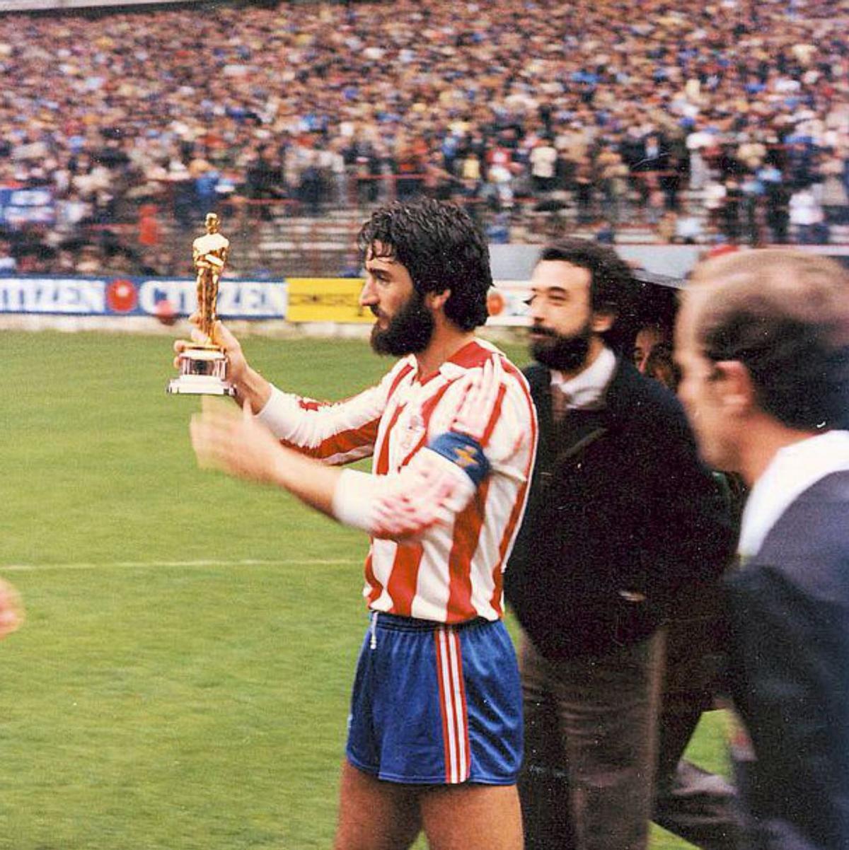 Redondo, de Turón a capitán en El Molinón | LNE