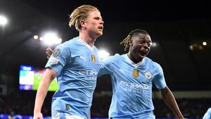 Doku celebra el empate contra el Madrid junto a Kevin De Bruyne