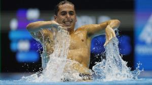 Dennis González, durante su ejercicio en solo libre masculino en el Mundial de Fukuoka.