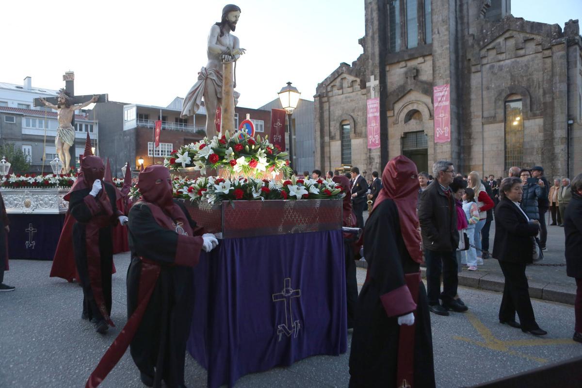 Procesión del Santo Entierro en el casco urbano de A Estrada Procesión del Santo Entierro en el casco urbano de A Estrada