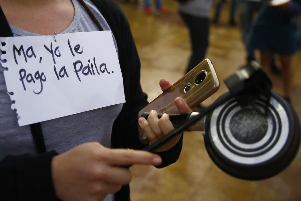 Cacerolazo en Medellín en rechazo al gobierno ...