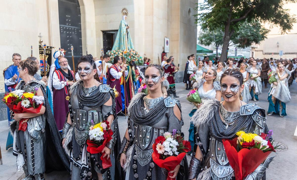 Los Moros y Cristianos honran a la Patrona de Elche Los Moros y Cristianos honran a la Patrona de Elche