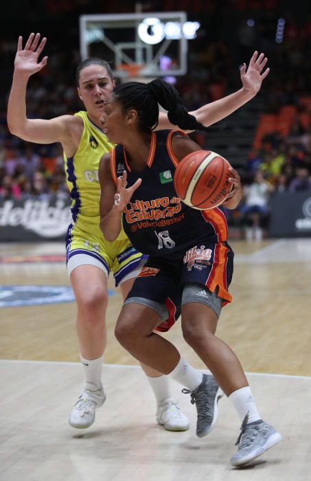 VALENCIA BASKET FEMENINO VS PICKEN CLARET