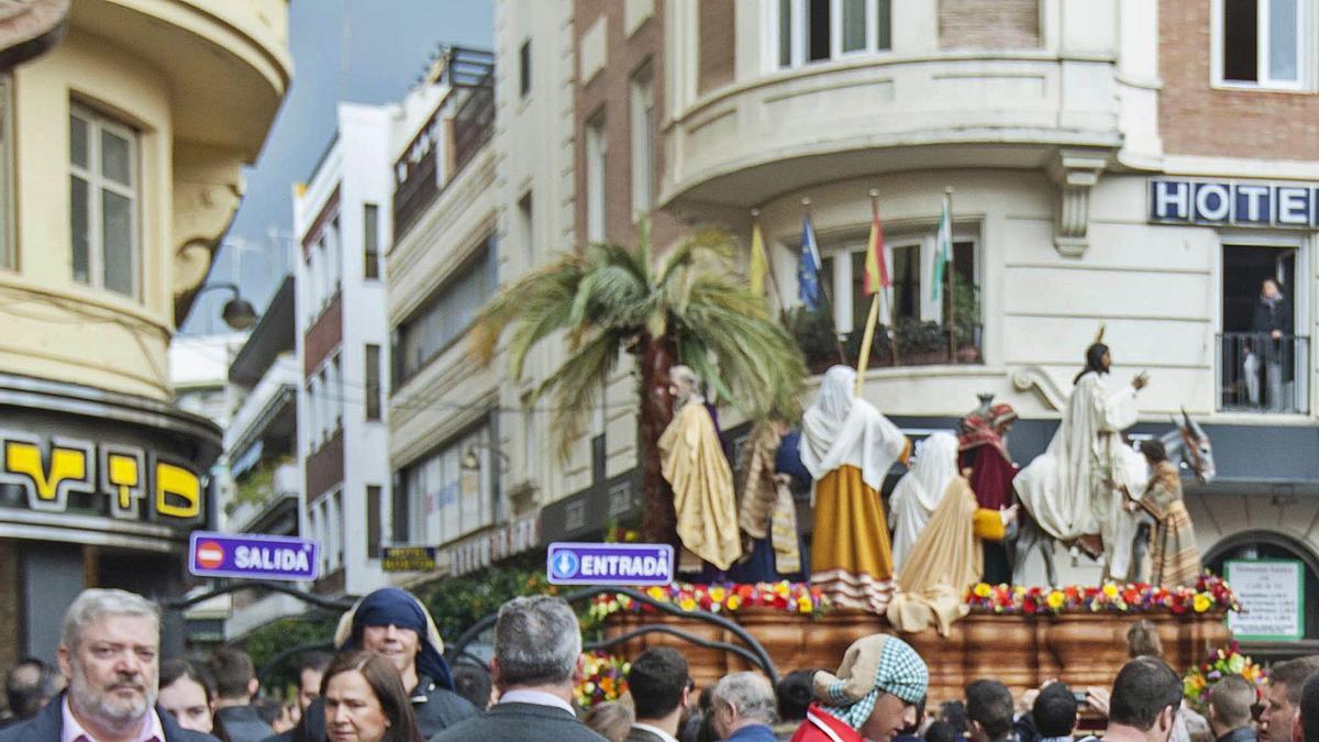 Terrazas y procesión de la Entrada Triunfal.