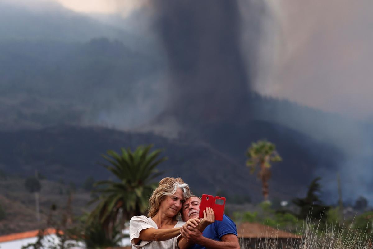 Erupción volcánica en La Palma | La lava se acerca lentamente al mar