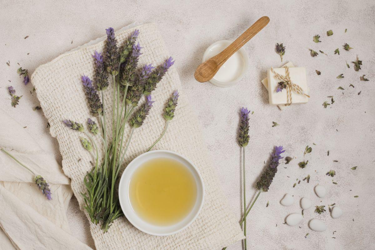 El aceite esencial de lavanda es respetuoso con nuestro cuerpo y con el medio ambiente.