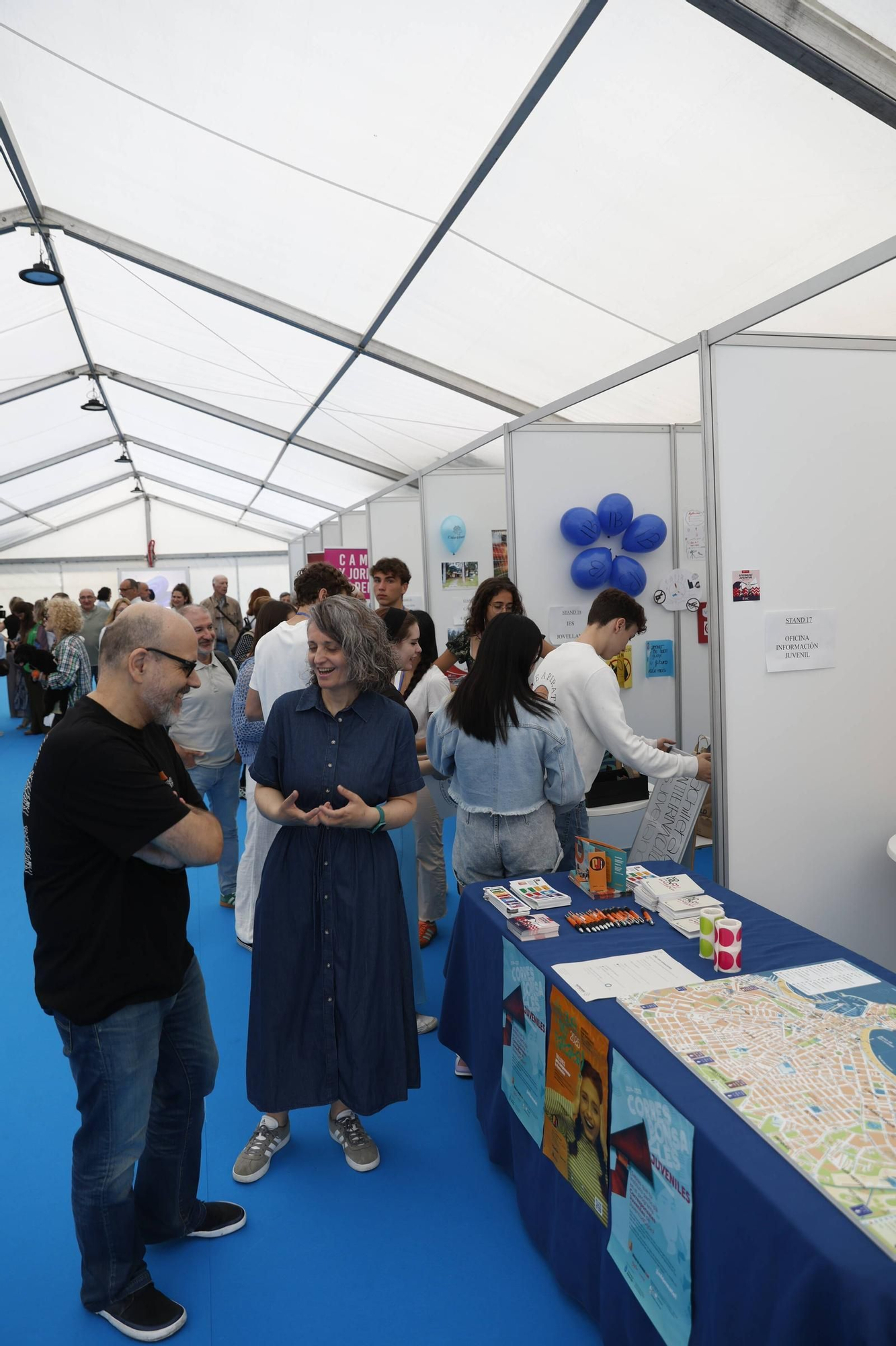 Así fue la feria de la salud del barrio gijonés de Laviada (en imágenes)