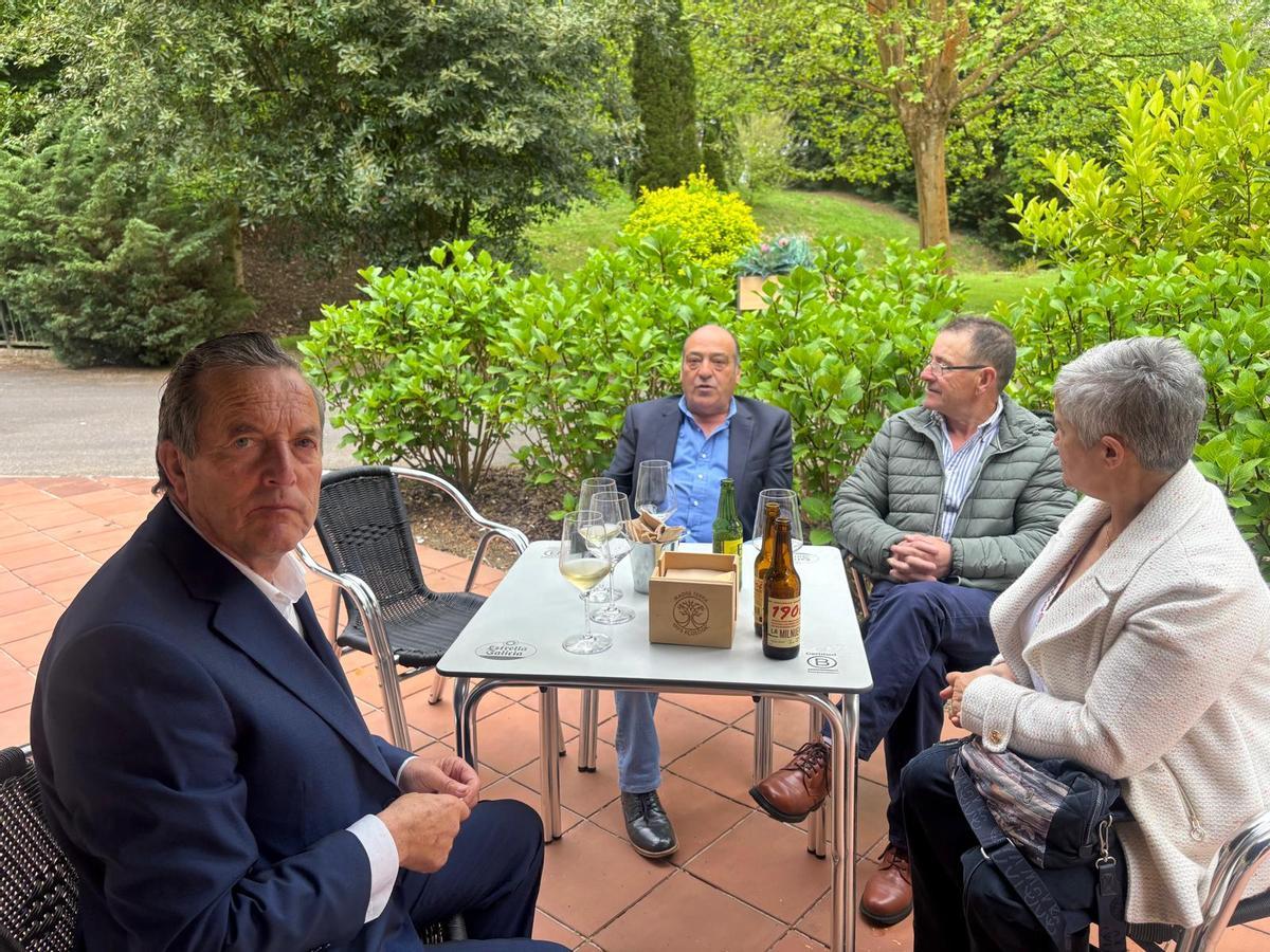 La fiesta de los pensionistas de Lugones para homenajear a su "jubilado mayor" La fiesta de los pensionistas de Lugones para homenajear a su "jubilado mayor"