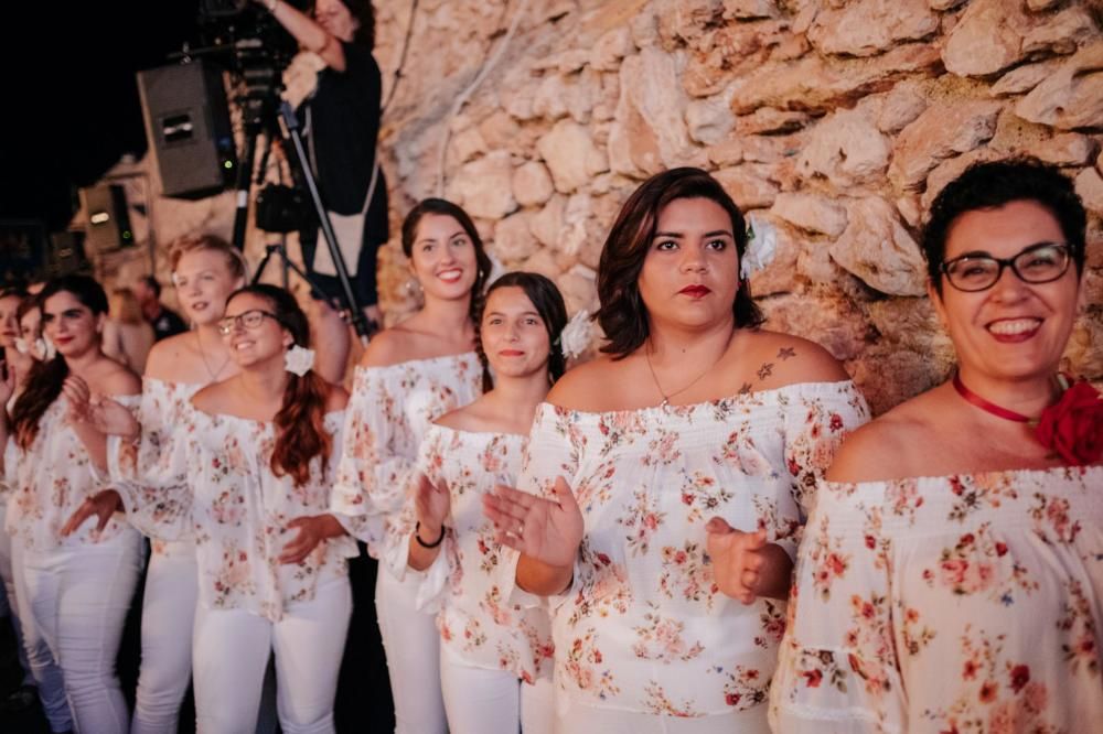 Imagen de la velada de apertura del 63º Certamen Internacional de Habaneras y Polifonía de Torrevieja con la participación del Coro Juvenil de la Escuela Coral Municipal y el Coro Voces Graves de Madr