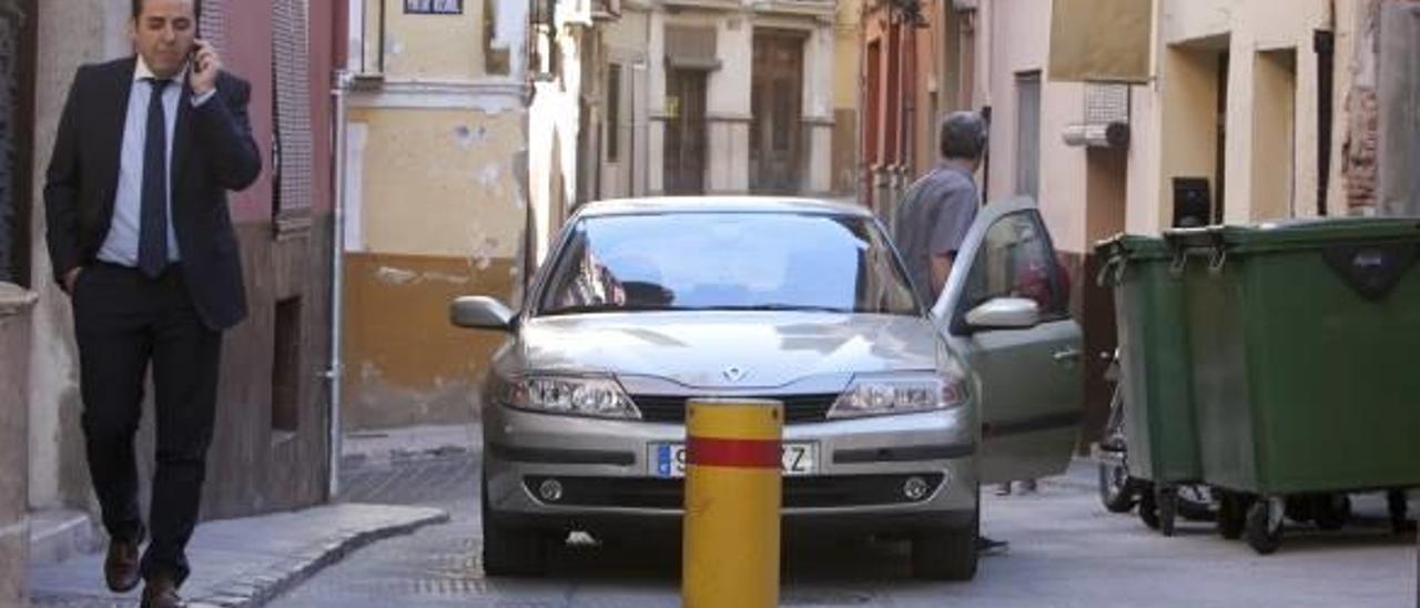 Xàtiva desvía el 70 % del tráfico del casco antiguo con el cierre de la calle Àngel