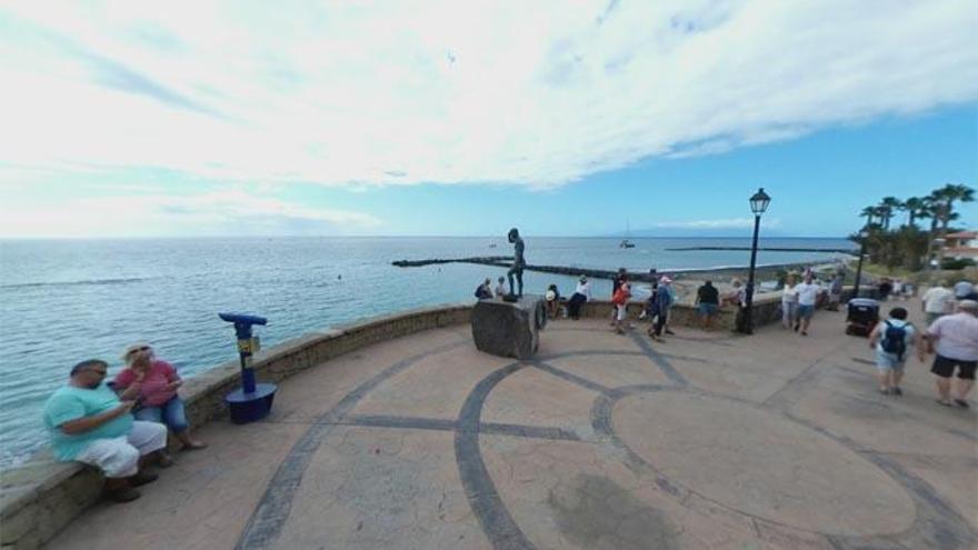 Mirador de la playa del Duque, junto al peatonal Javier Pérez Ramos.