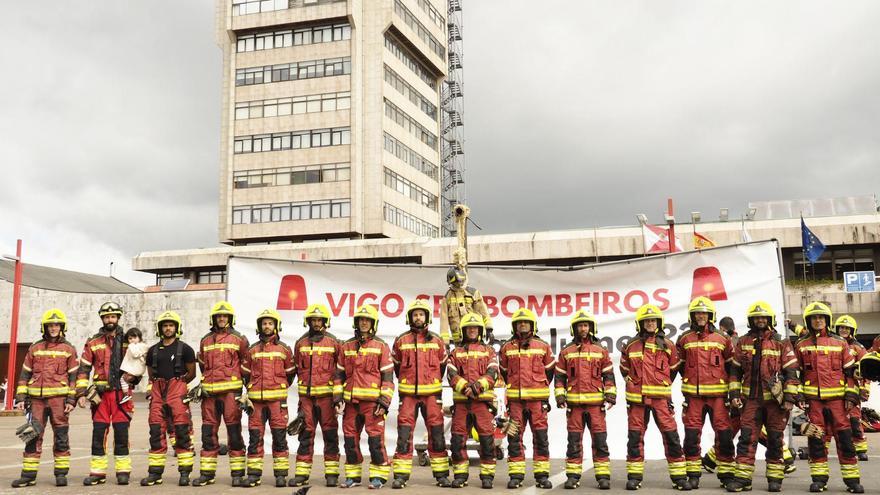 Un momento durante la protesta de la sección sindical de la CUT de los bomberos de Vigo.