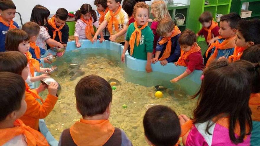 La piscina y el cajón de arena son los espacios más aplaudidos por los niños. // G.S.