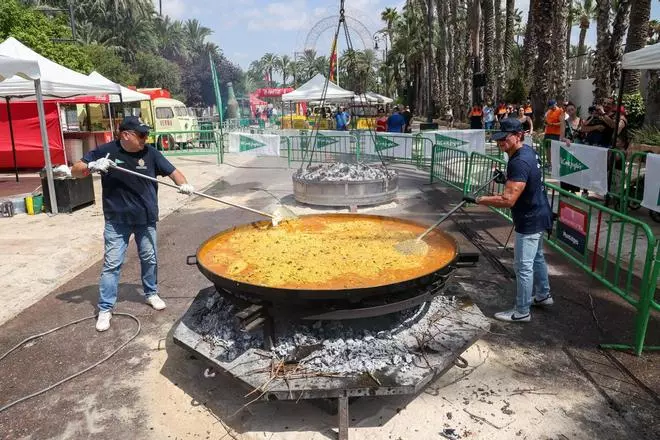 El arroz con costra consolida su protagonismo en las Fiestas de Elche