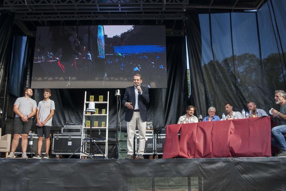 El alcalde de Vigo ofreció su pregón en una fiesta que sumó 8.000 comensales, mientras que las xoubas y el maíz fueron los protagonistas de las 37 propuestas del concurso.