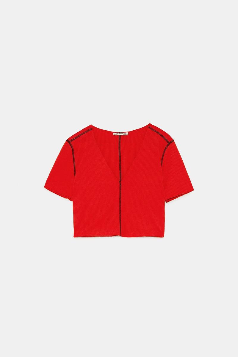 Camiseta corta roja de Zara