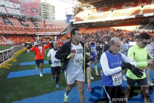 Búscate en la meta de Mestalla