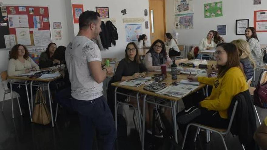 Una clase en la Escuela Oficial de Idiomas de Elche.