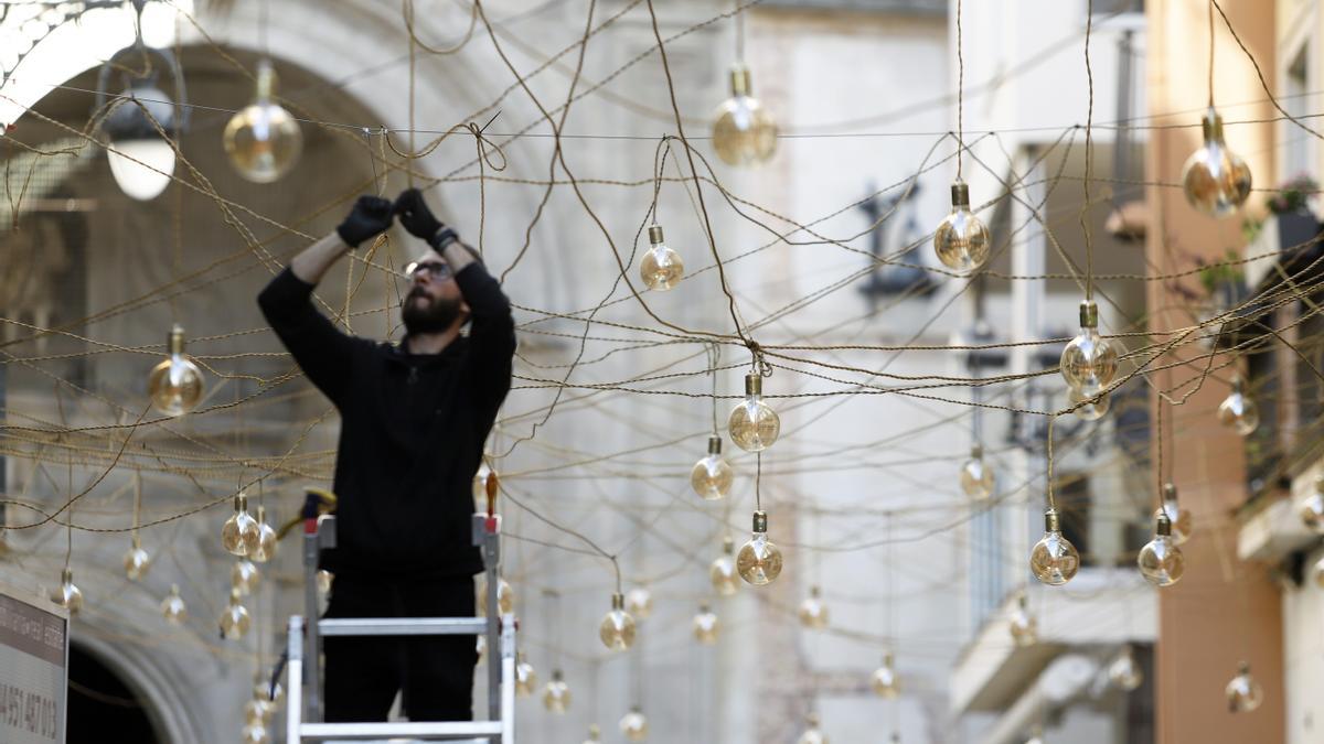 Luces de Navidad en Málaga 2021, así queda la calle San Juan