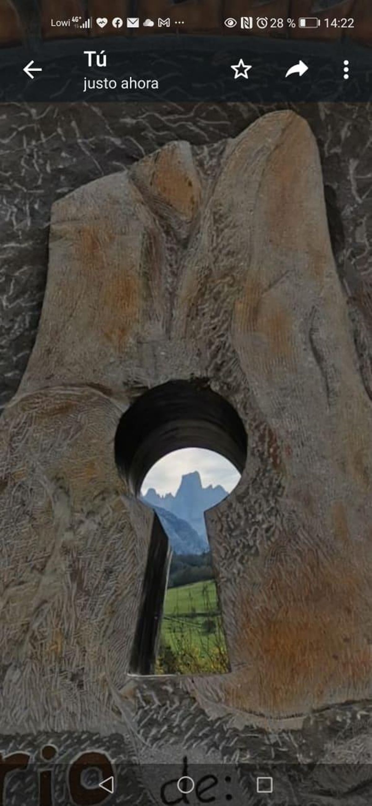 El Picu Urriellu, visto desde la cerradura de la escultura.