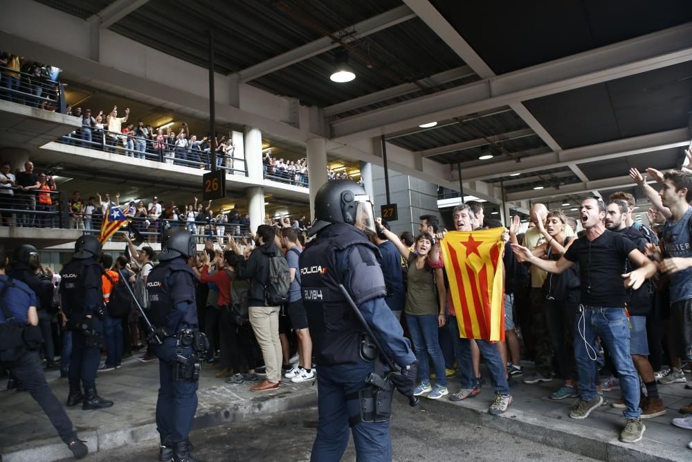 Tensión en El Prat tras la sentencia del ''procés''