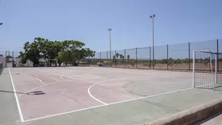 Las pistas deportivas de Es Cap vuelven a estar abiertas al público con un sistema de reserva previo