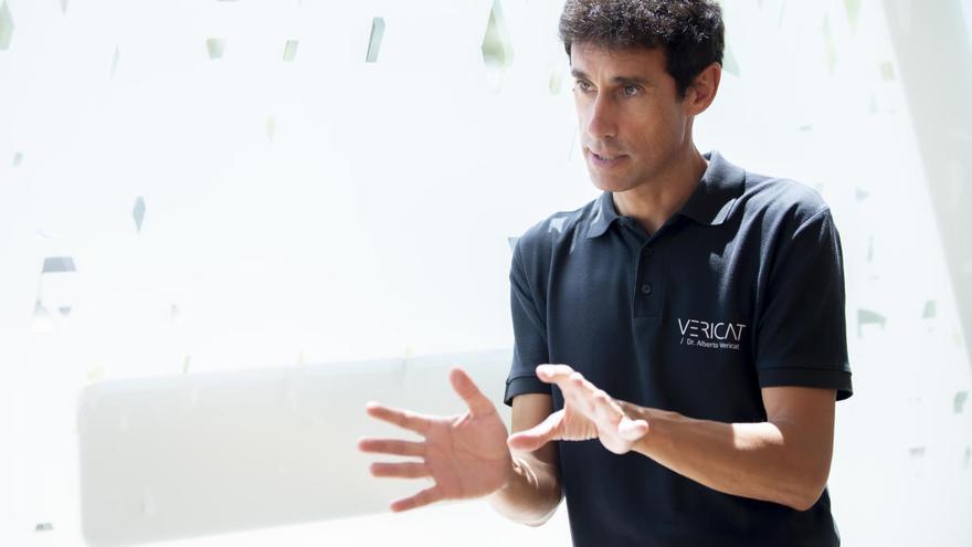 El Dr. Alberto Vericat es pionero desde 2002 en implantes dentales y prótesis fija en el mismo día.