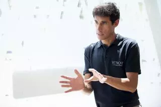 "Las personas con falta de hueso también tienen una solución con implantes dentales"