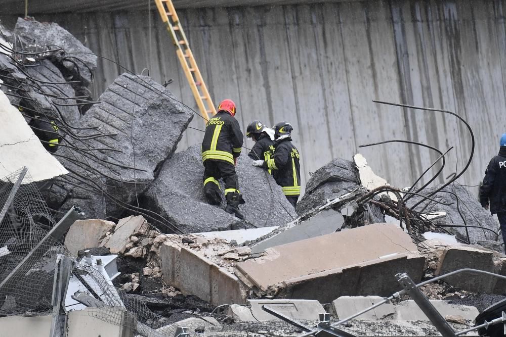 Decenas de muertos al desplomarse un puente de una autopista en Génova