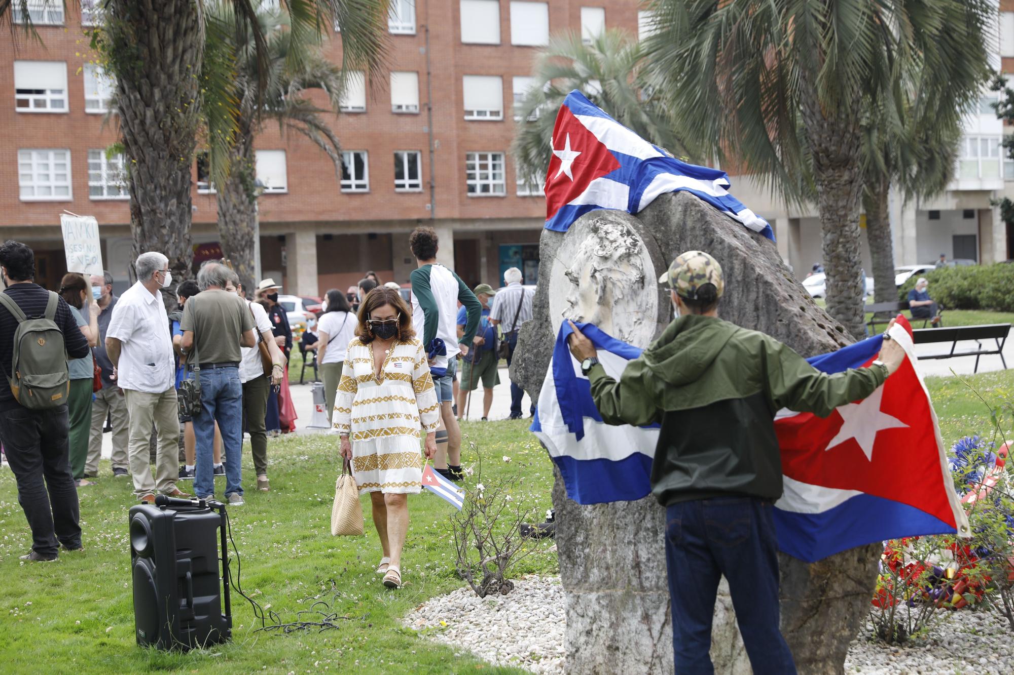 Gijón, Plaza de la Habana, concentración a favor de la revolución cubana
