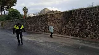 Un chaparrón de hasta 46 l/m2 hunde un tramo de muro en la entrada a Xàbia desde Jesús Pobre