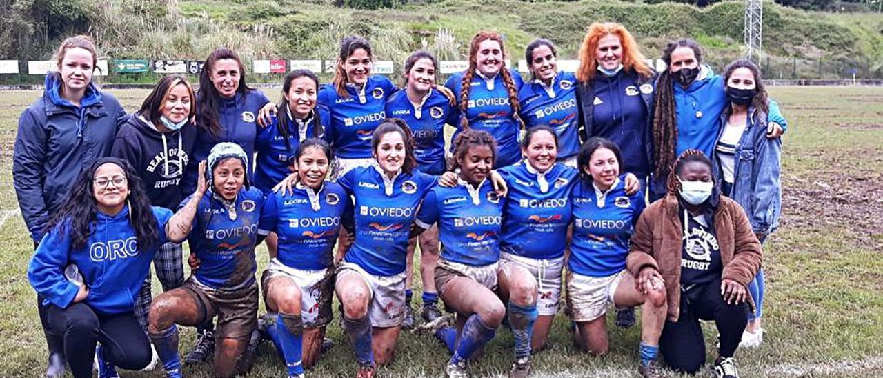 La plantilla del Real Oviedo femenino de rugby.