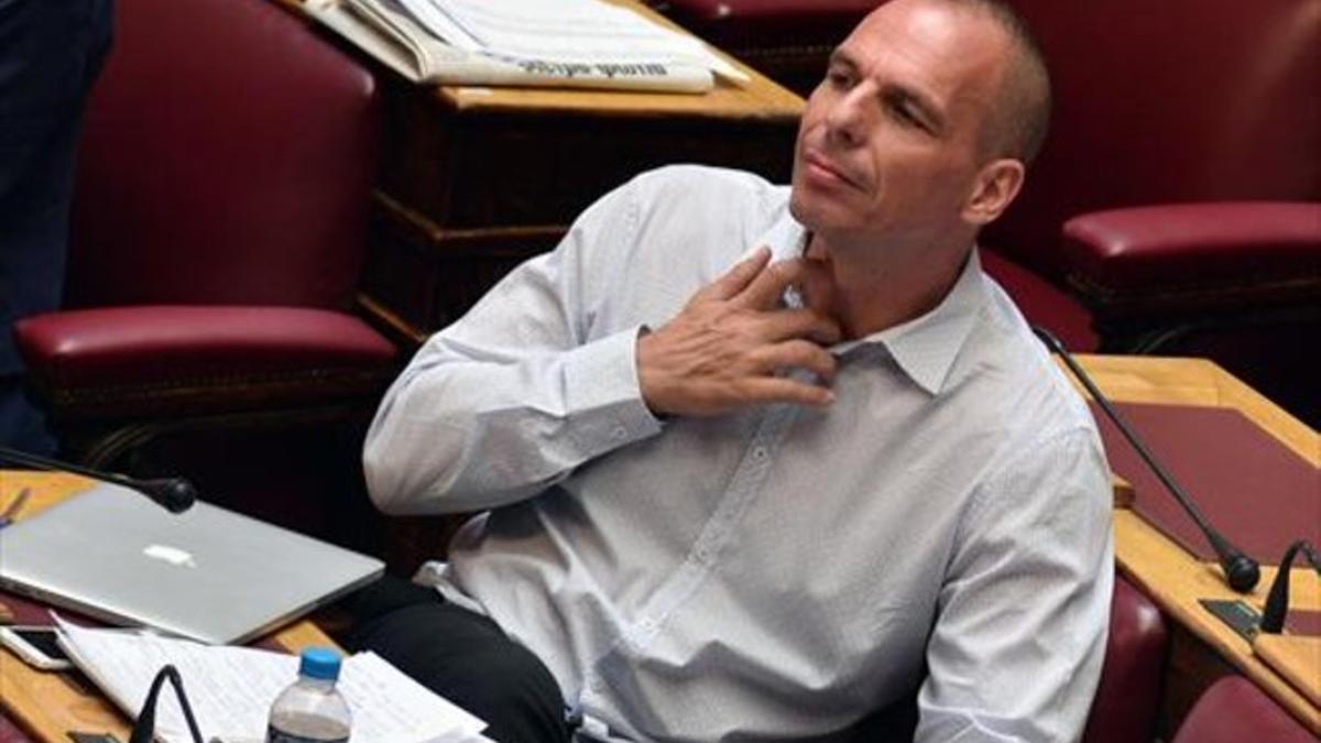 Varoufakis, en una sesión del Parlamento.