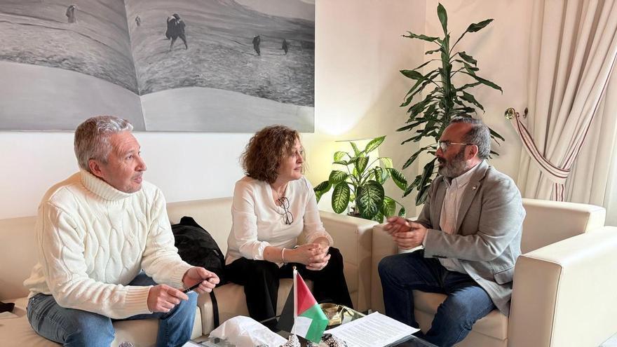 Aspainca y Diputación de Cáceres, unidos para conseguir un nuevo vehículo para la asociación