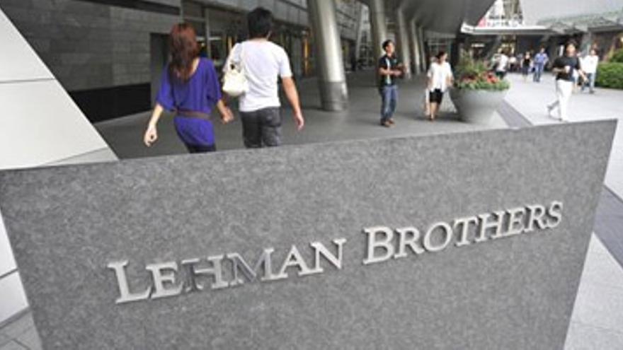 300 extremeños, afectados por la quiebra de Lehman Brothers