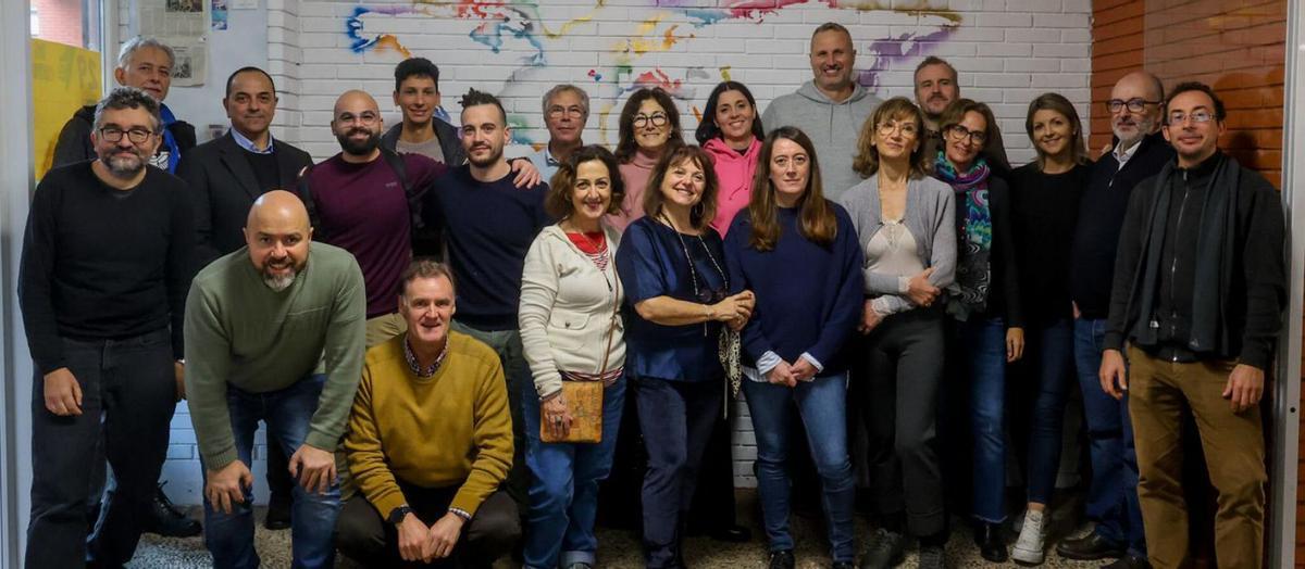 La delegacion italiana en el CIFP Fontecarmoa también participó del evento deportivo. |  Iñaki Abella